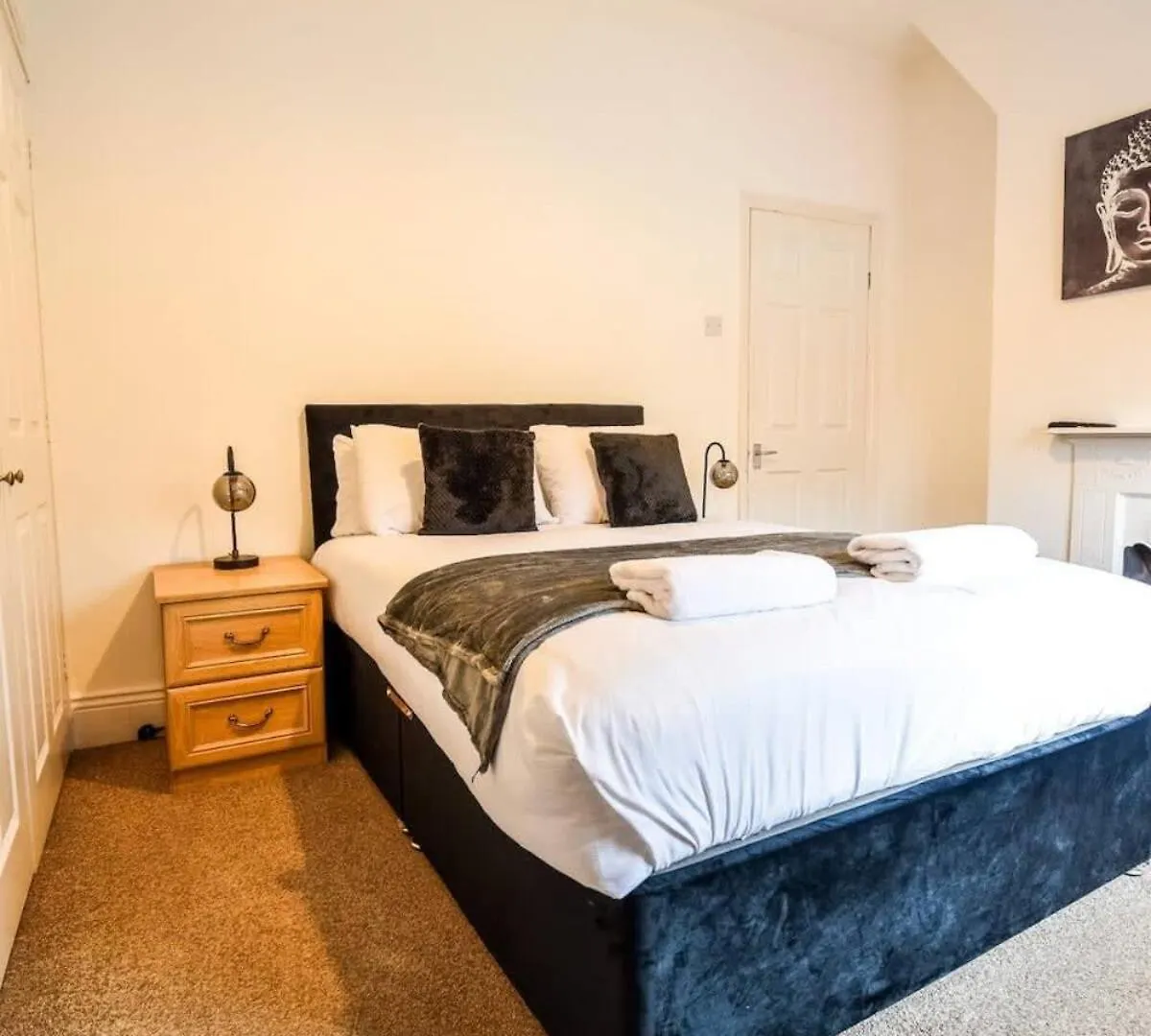 דירות רדקאר Fitzwilliam House -3 Bed House בריטניה